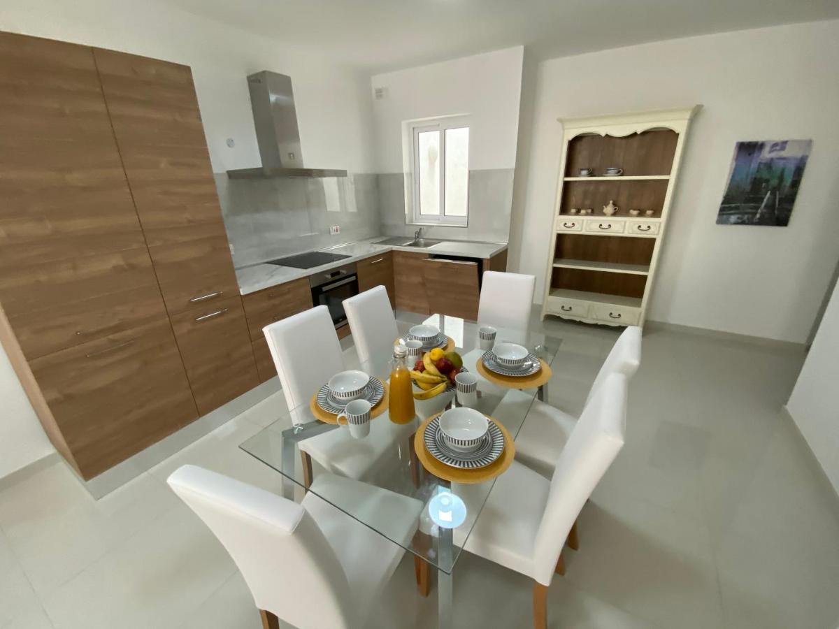 Sunshine Apartments Mellieha - Modern Three Bedroom Ground Floor Apartment With Yard Exterior photo